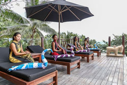 Den Pasar Nasog Beachfront Villa