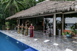 Den Pasar Nasog Beachfront Villa