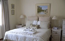 guest cottage in bathurst