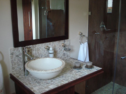 Avon Road Guesthouse and Tours