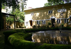 Blue Mountain Luxury Lodge