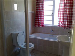 Slaaibos Cresent House