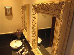 The Victorian 1906 Hotel