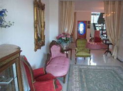 The Victorian 1906 Hotel