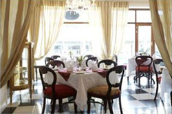 The Victorian 1906 Hotel