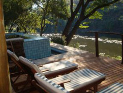 Zenzele River Lodge