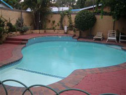 Loerie-In Guest House