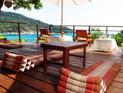 AmaresA Chill House and Skybar