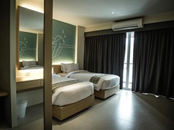 Tiras Patong Beach Hotel